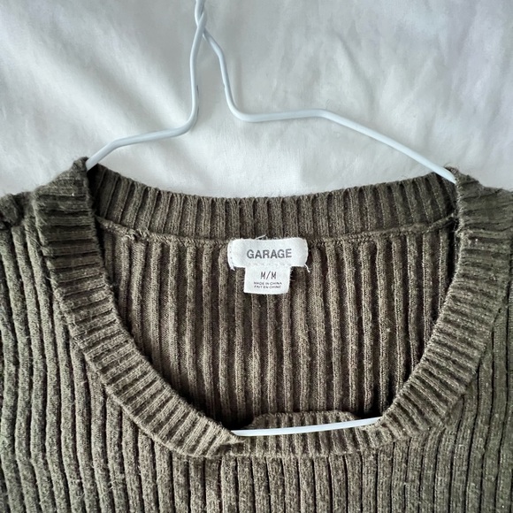 Forest green top - Picture 3 of 3